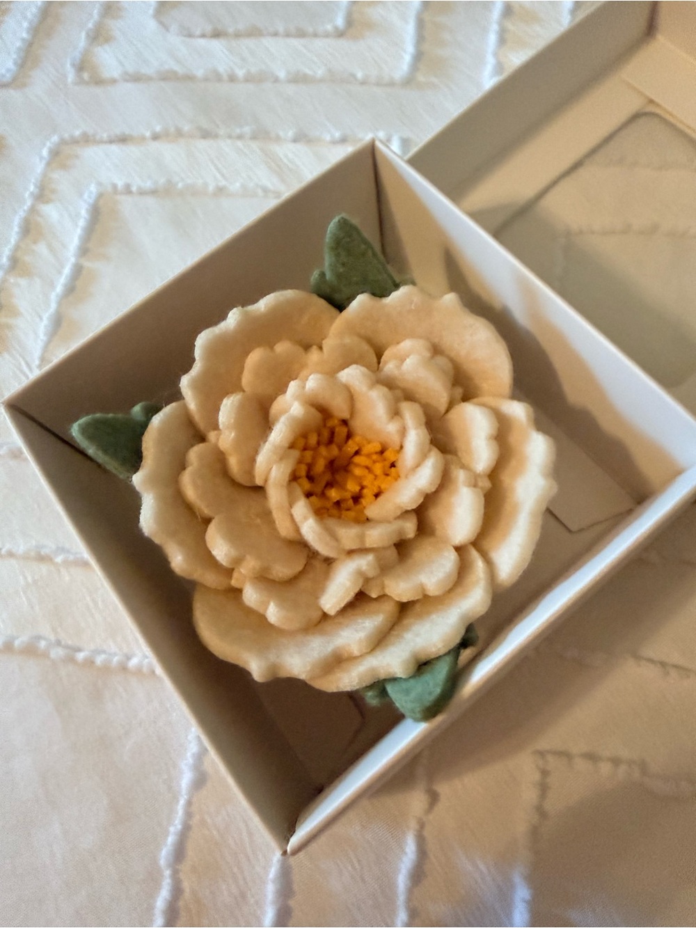 The Foggy Dog Ivory Peony Collar Flower with Yellow Center - Picture 4 of 6